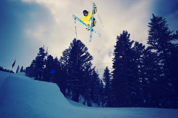 Extreme skiër — Stockfoto