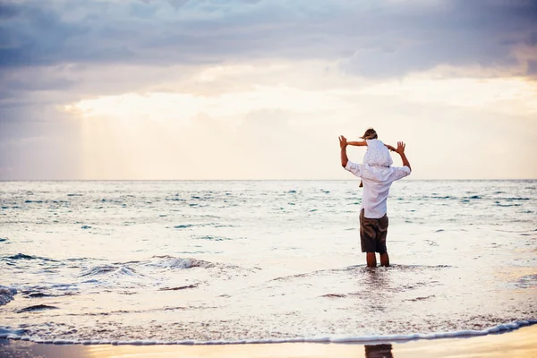 Father and Daughter Playing Together — Stock Photo, Image