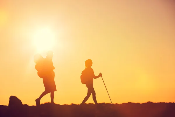 Wanderer bei Sonnenuntergang — Stockfoto