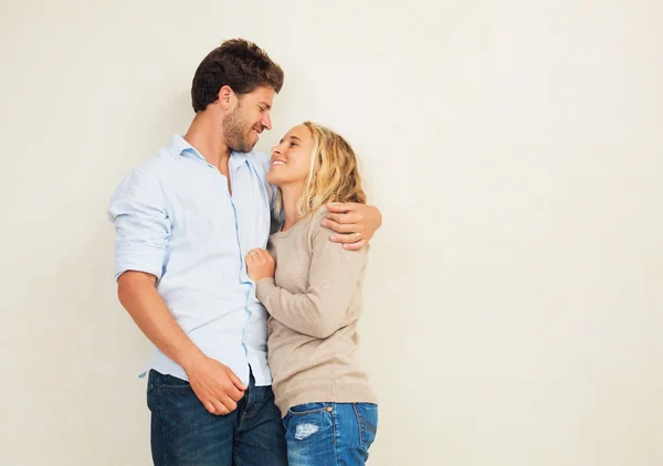 Casal em casa — Fotografia de Stock