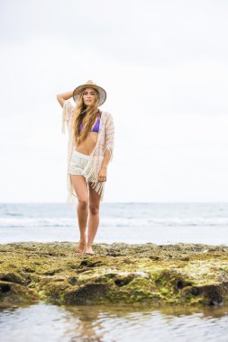 kadın açık havada