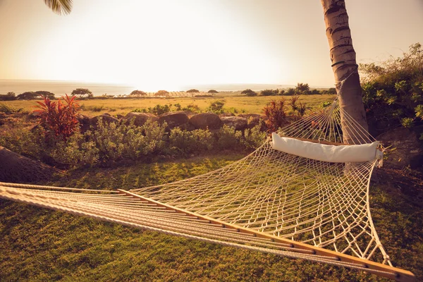 Hangmat bij zonsondergang — Stockfoto