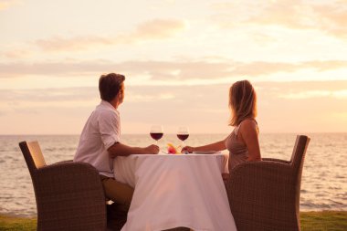 Çift zevk romantik sunnset akşam yemeği