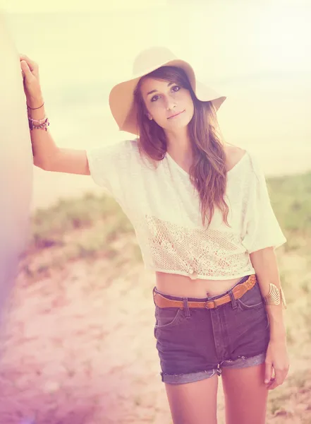 Beauitufl ragazza in spiaggia — Foto Stock