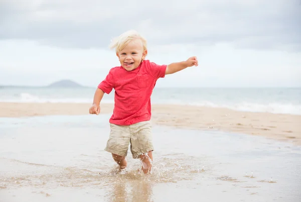 Boy at the beach — Stock Photo, Image