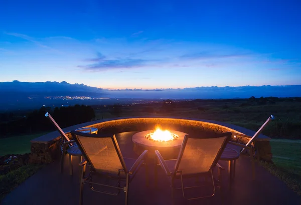 Fosa de fuego de patio trasero de lujo — Foto de Stock