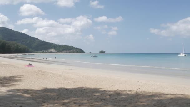 December 2021 Phuket Thailand People Relaxing White Sand Beach Wave — Stock videók