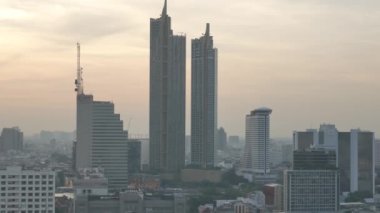 13 Ağustos 2021: Bangkok, Tayland: Gökyüzünden Bangkok şehrine kuş bakışı bakış