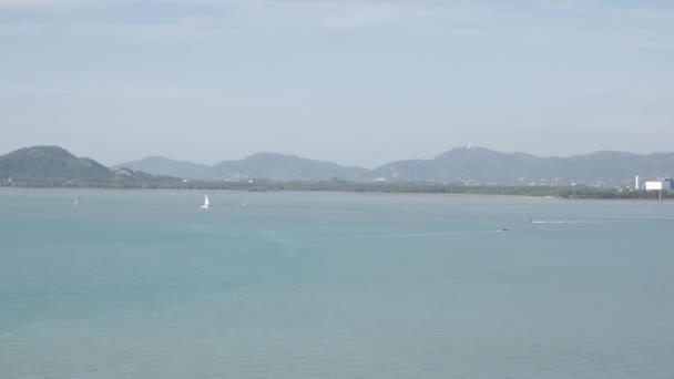 Mar Tranquilo Sudeste Asiático Phuket Con Algunos Barcos Barcos Sol — Vídeo de stock