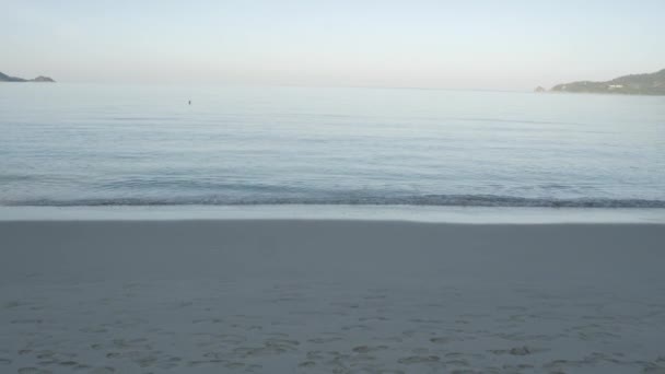 Beach White Sand Calm Wave Peaceful Sea Summer Sunshine Daytime — Αρχείο Βίντεο