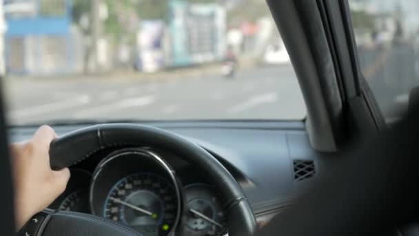 Pov Kierownicy Samochodu Podczas Jazdy Drodze Miękkim Skupieniu — Wideo stockowe