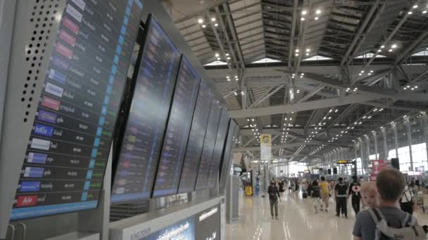 Marca 2022 Bangkok Tajlandia Pov Wewnątrz Terminalu Odlotu Lotniska Suvannabhumi — Wideo stockowe