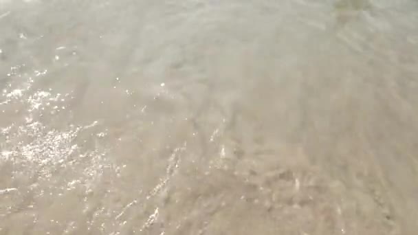 Природна Морська Хвиля Вода Піною Піщаній Красі Білий Пляж Літній — стокове відео