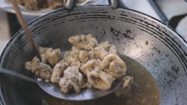 Pommes Frites Calamari Krispig Bläckfisk Het Olja Hemlagad Medelhavsmat — Stockvideo