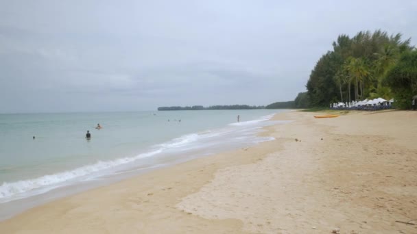 Natural Sea Wave Water Foam Sandy Beauty White Beach Summer — Video
