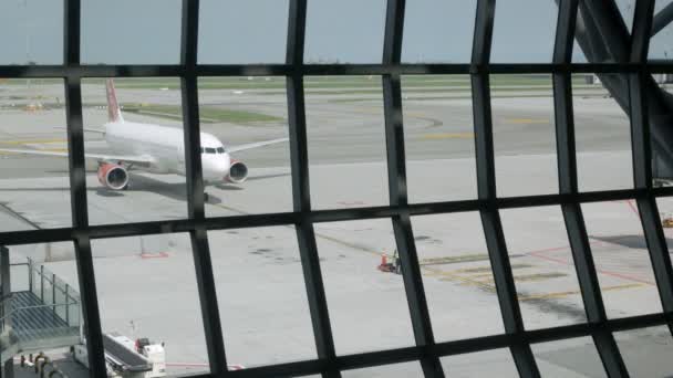 Haziran 2022 Bangkok Tayland Havaalanı Terminaline Varırken Tayland Viet Jet — Stok video
