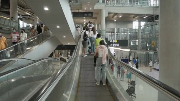 June3 2022 Bangkok Thailnd View Airport Departure Terminal Many Passenger — 图库视频影像