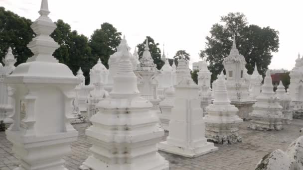 Many Ancient Stupa Pagoda Wat Suan Dok Temple Landmark Famous — Stock video