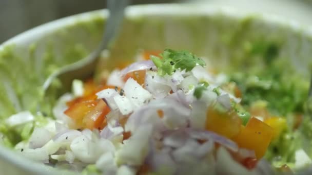 Cocina Hecha Mano Comida Mexicana Guacamole Sumergir Aperitivo Comida Saludable — Vídeo de stock