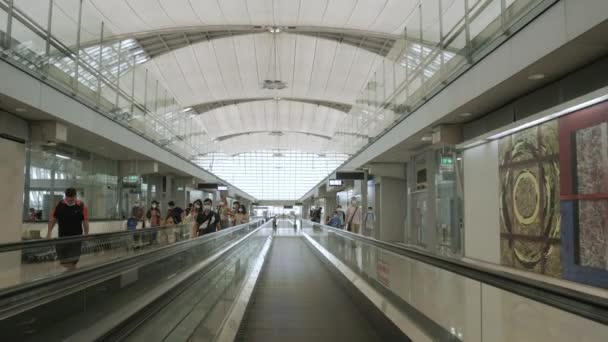 Maio 2022 Bangkok Tailândia Vista Dentro Aeroporto Suvarnabhumi Enquanto Escada — Vídeo de Stock