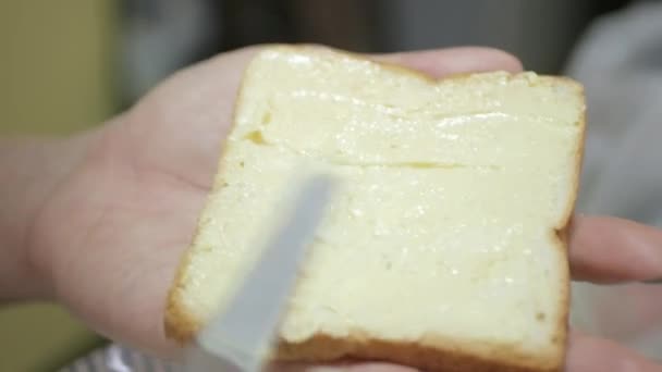 Closeup Video Spread Fresh Butter Toasted Sliced Bread Breakfast Healthy — Vídeos de Stock