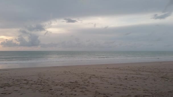 Costa Litoral Areia Branca Praia Lisa Com Turquesa Mar Água — Vídeo de Stock