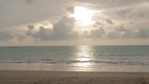 Costa Marítima Areia Branca Praia Lisa Com Turquesa Mar Água — Vídeo de Stock