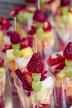 atıştırmak için karışık meyve