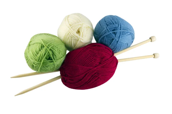 Écheveaux colorés et tricot — Photo