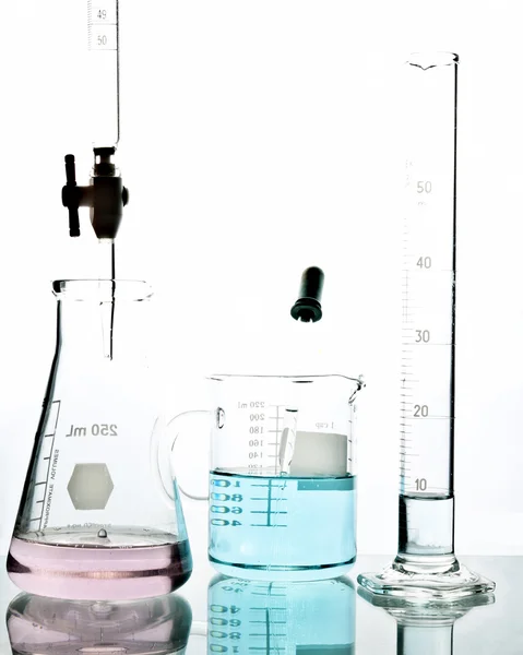 Produtos de vidro de química — Fotografia de Stock