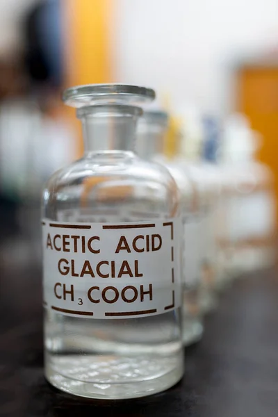 Reagent Bottle Containing Acetic Acid — Zdjęcie stockowe