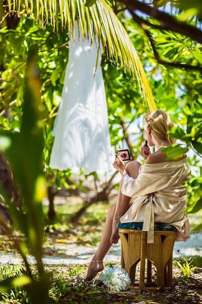 Bride preparing — Stockfoto