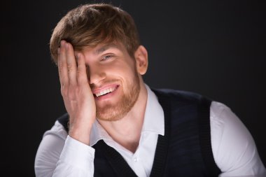 Erkekler gülümsemek