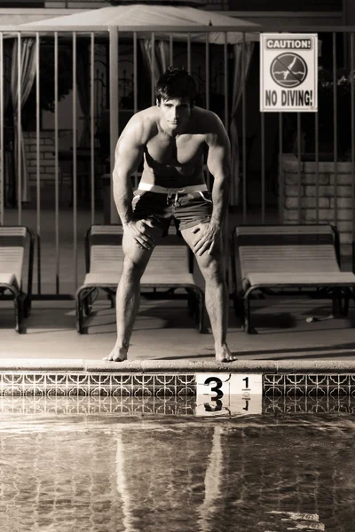 Vintage homem nostalgia na piscina — Fotografia de Stock