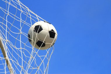 Kalede futbol topu