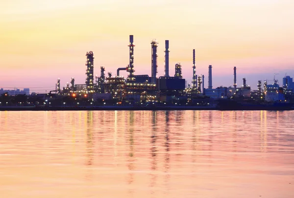 Oil Refinery plant area at twilight morning — Stock Photo, Image