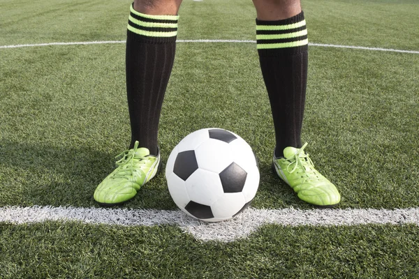 Futbol topu tekmeleme 