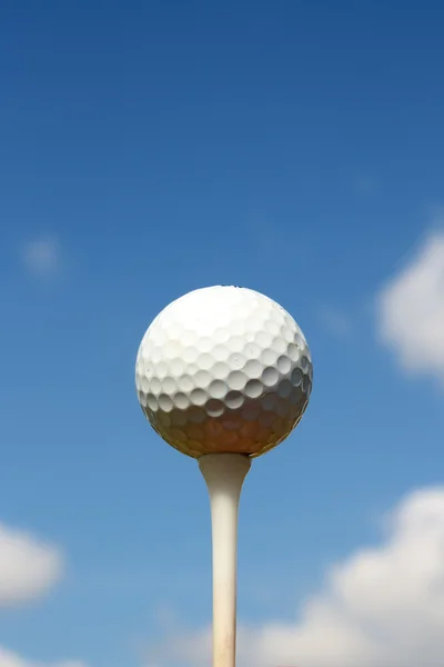 Golf Topu Tee 'de — Stok fotoğraf