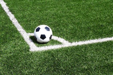 Hatta futbol sahası içinde yeşil çim dokusu