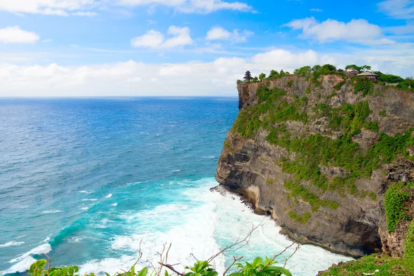 Vista do templo Pura Uluwatu, Bali, Indonésia — Fotografia de Stock