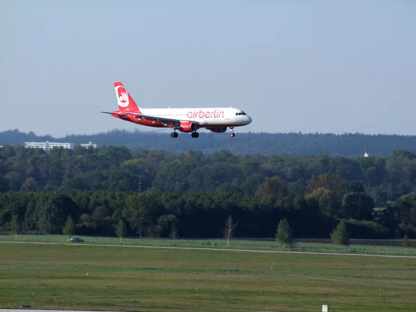 München - Airport - érkezés — Stock Fotó