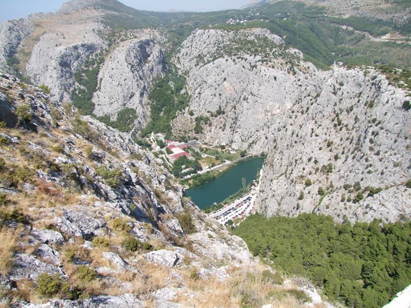 Mountains in Omiš, croatia near the coast — Stock Photo, Image