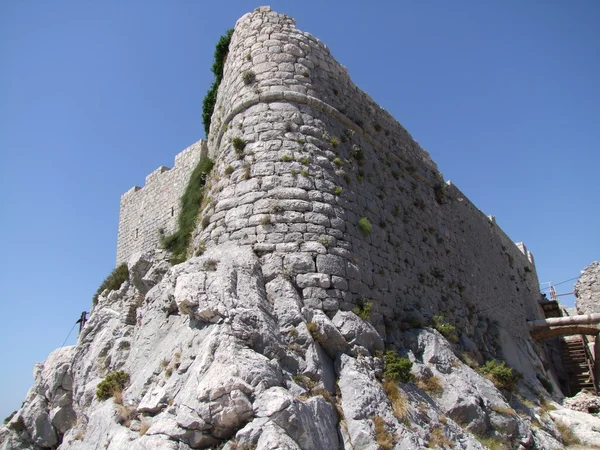 Omi? in Kroatien - Fortizza starigrad — Stockfoto