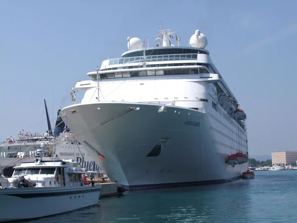 Luxusliner in Harbour Split - crotia — Stock Photo, Image