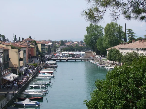 Lago di garda, Cidade Peschiera del Garda, perto de Verona, Itália — Fotografia de Stock