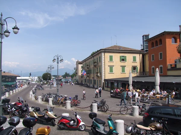 Lago di garda, Cidade Peschiera del Garda, perto de Verona, Itália — Fotografia de Stock