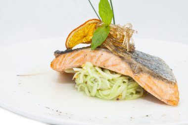 fırında somon steak