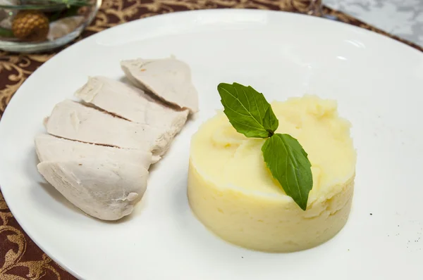 Frango e puré de batata — Fotografia de Stock