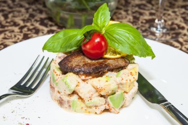 Deniz ürünleri salatası