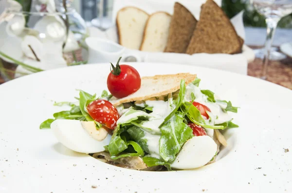 Salată cu ouă și legume — Fotografie, imagine de stoc